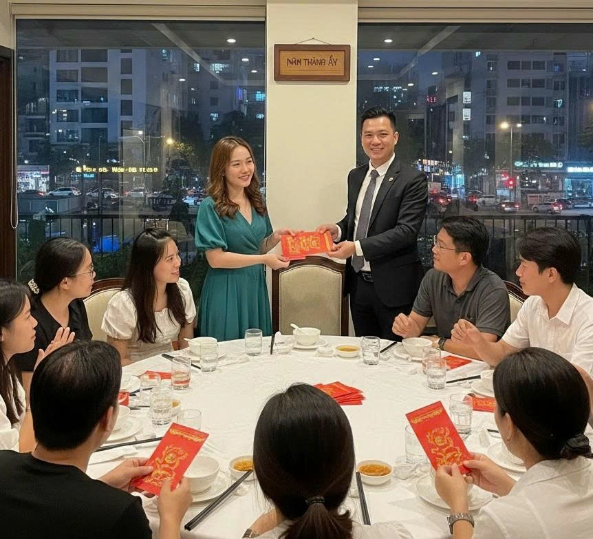 Đi họp lớp gặp lại lớp trưởng từng thích tôi, anh ta bao cả quán, mừng mỗi người 1 triệu,